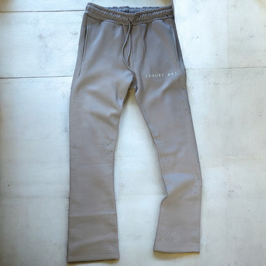 Expensive paradise: “luxury Ivy” (flare) COLOR: light pastel purple 