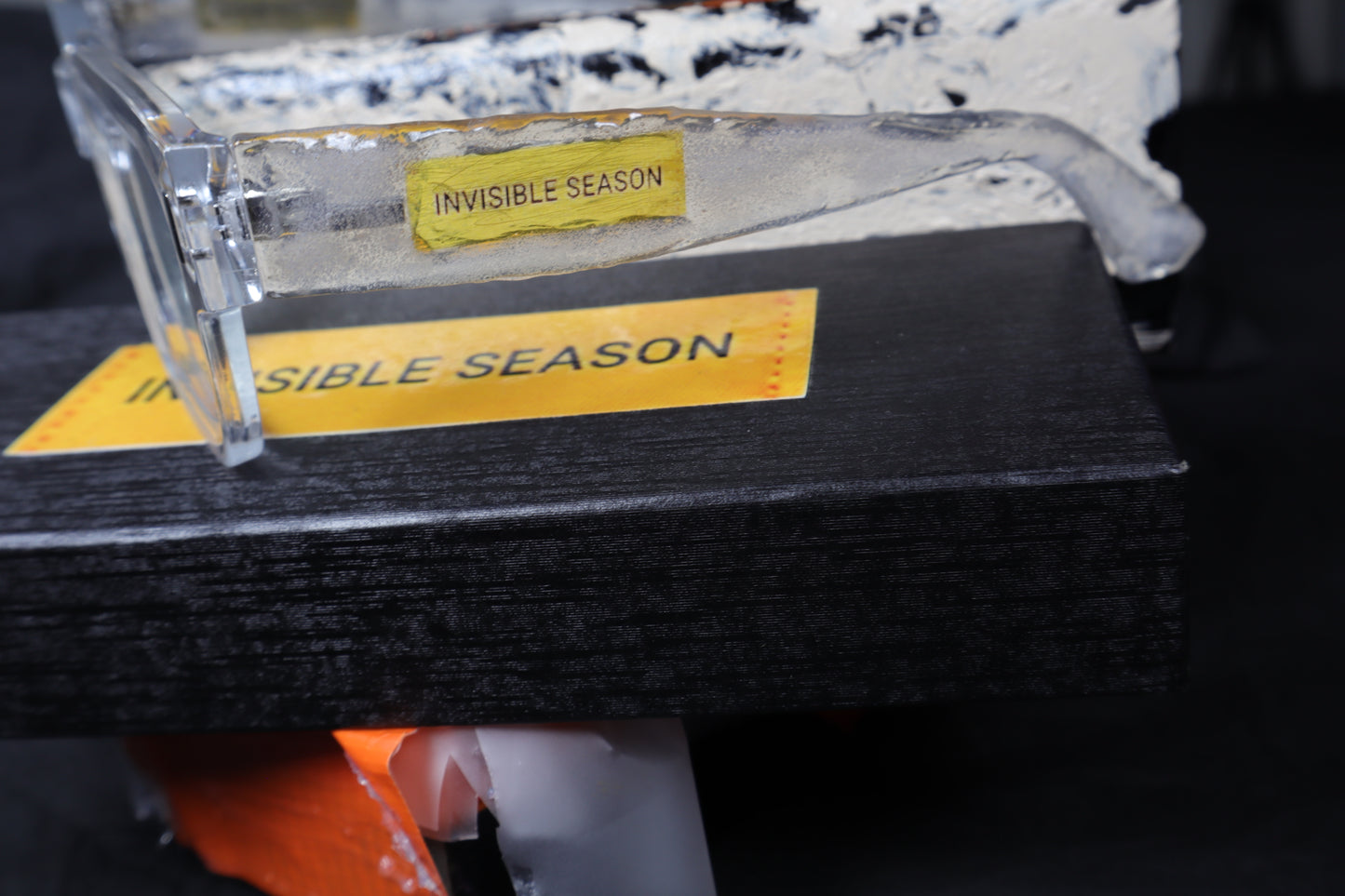 Expensive paradise- “invisible Season Frames” (invisible season collection
